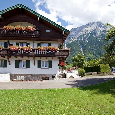 Gaestehaus Sonnenheim ميتنوالد المظهر الخارجي الصورة